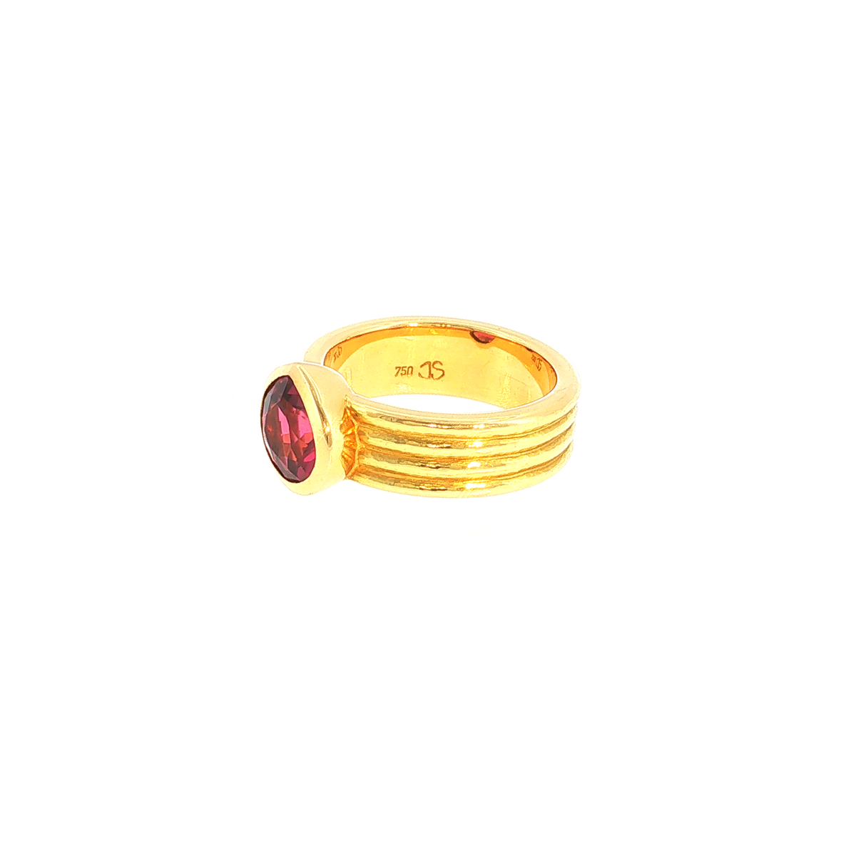 Solitaire Ring with Reddish-Pink Tourmaline in Ribbed Yellow Gold