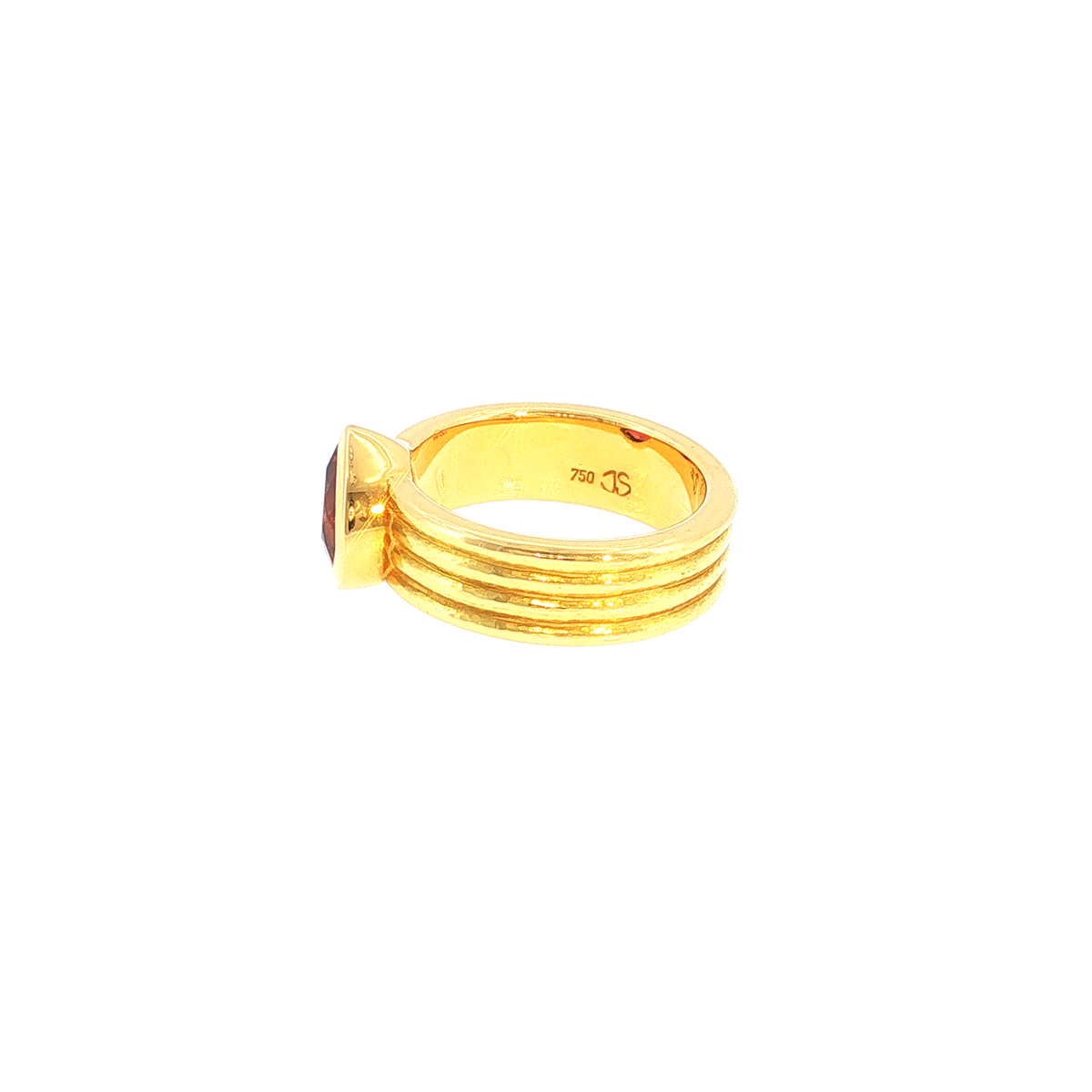 Solitaire Ring with Reddish-Pink Tourmaline in Ribbed Yellow Gold