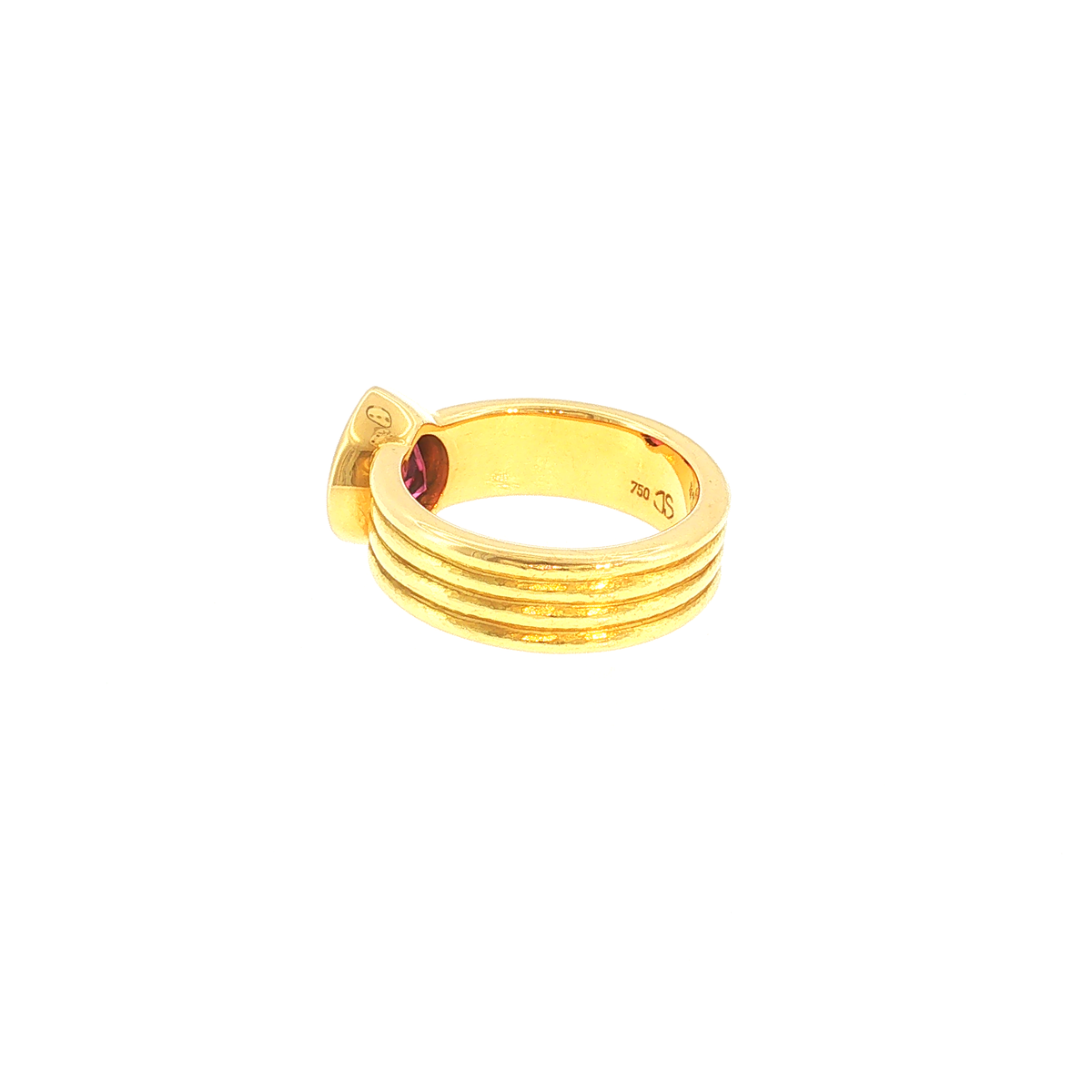 Solitaire Ring with Reddish-Pink Tourmaline in Ribbed Yellow Gold