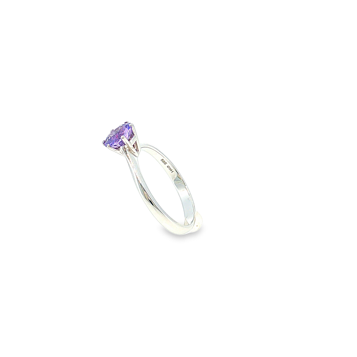 Solitaire Ring with Sapphire in 14kt White Gold