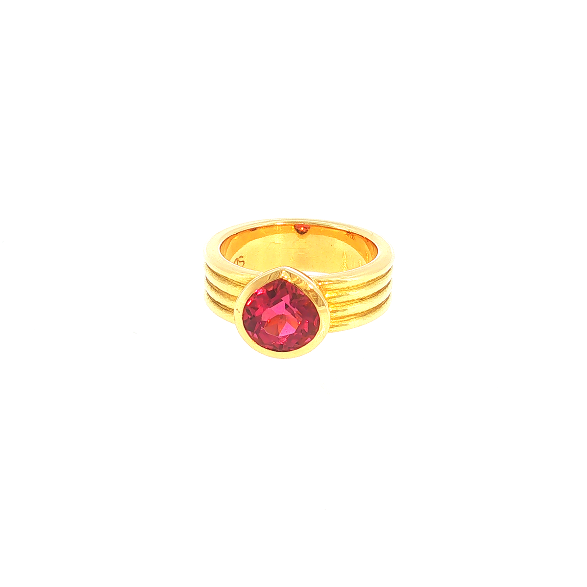Solitaire Ring with Reddish-Pink Tourmaline in Ribbed Yellow Gold