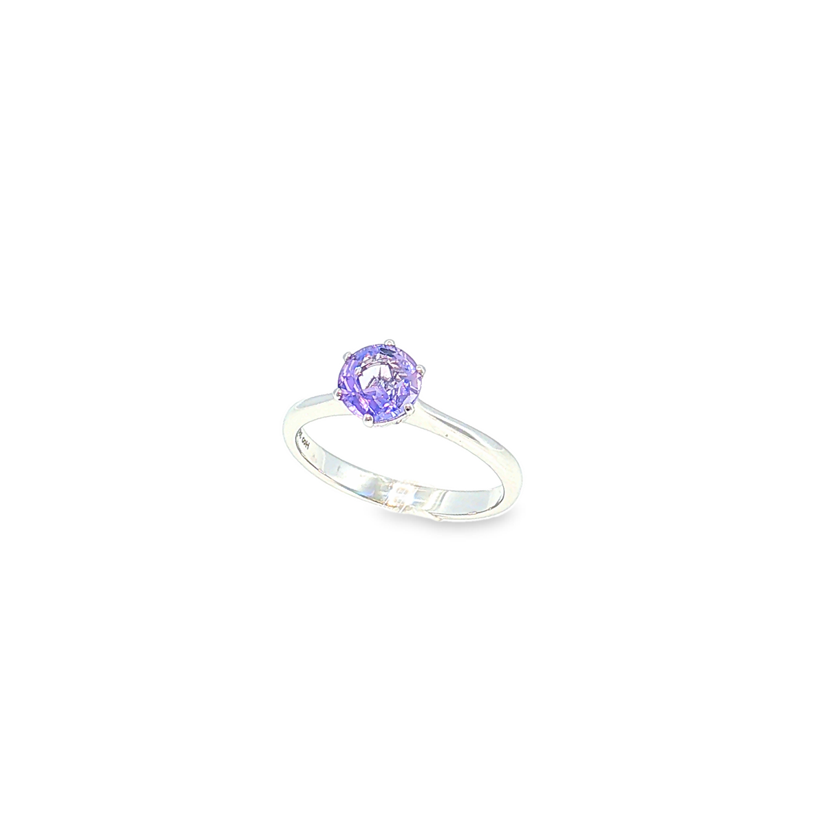 Solitaire Ring with Sapphire in 14kt White Gold