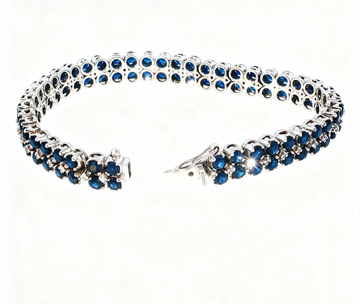 Doppelreihiges Tennisarmband mit Saphiren und Diamanten in 18kt Weißgold