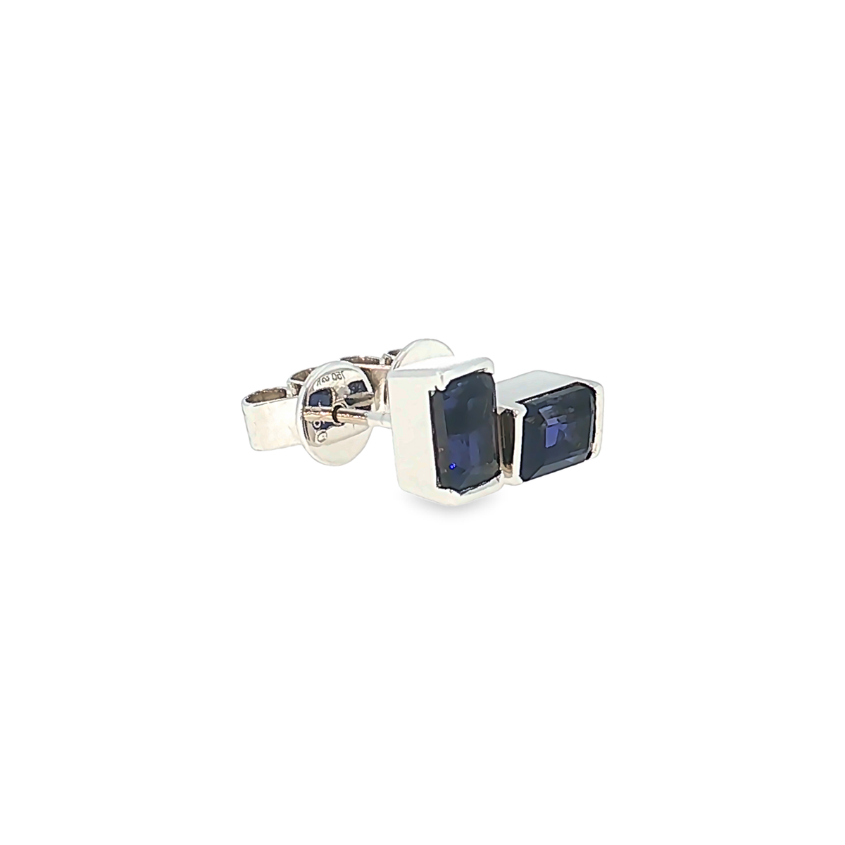 Rectangular Iolite Stud Earrings in 18kt White Gold