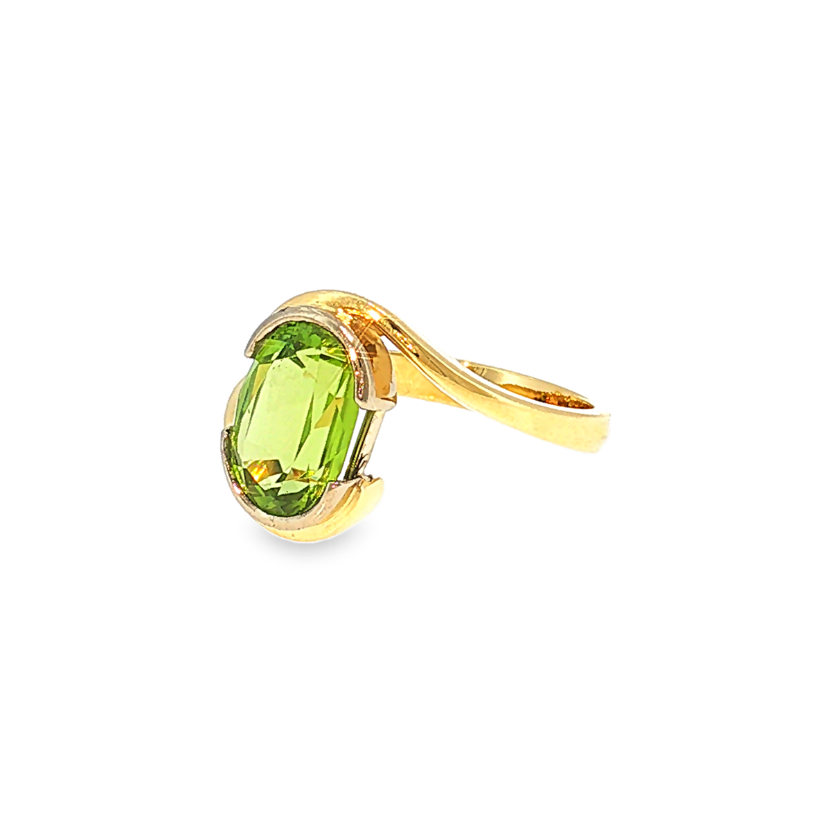 18kt Yellow Gold Solitaire Ring with Approx. 4ct Peridot in Bypass Design